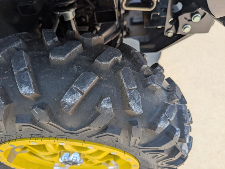 2019-john-deere-gator-image-37