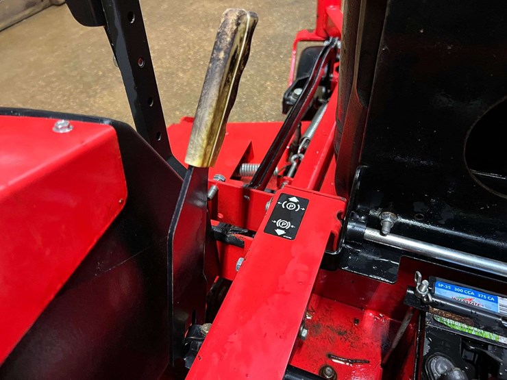 2019-gravely-proturn-60-image-31