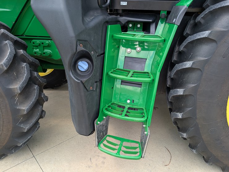 2015-john-deere-6175r-image-26