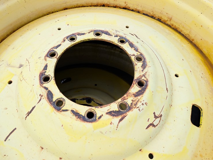2015-john-deere-6175r-image-108