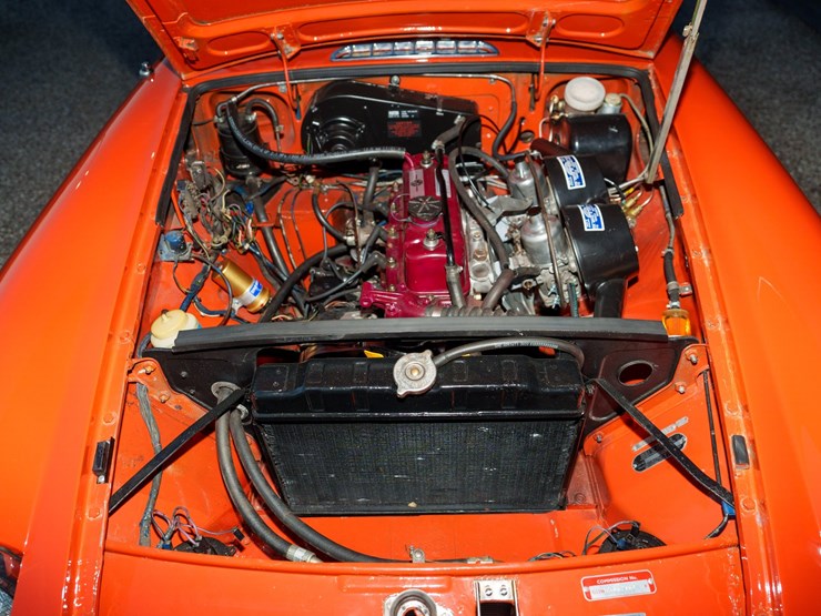 #1069-•-offered-at-no-reserve-|-1973-mg-mgb-mark-lll-convertible-image-4