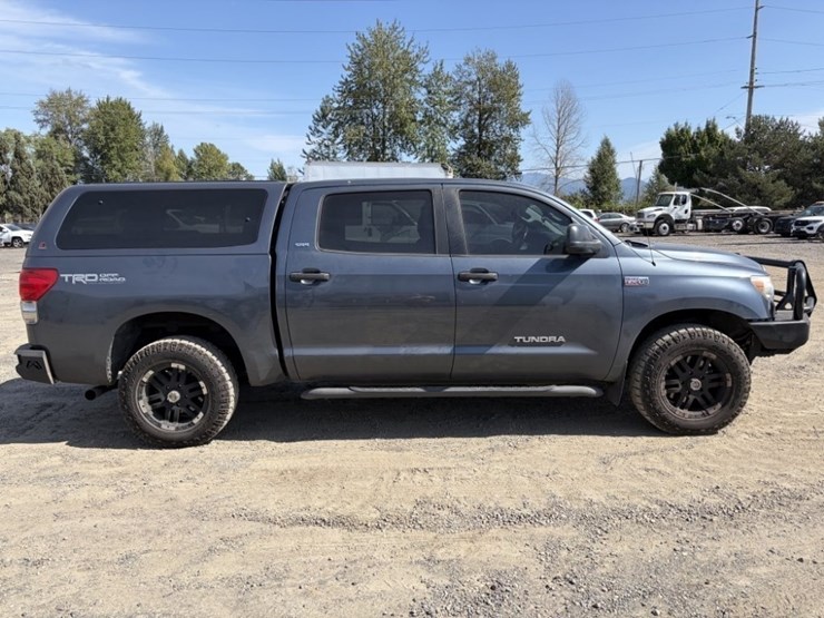 2008-toyota-tundra-image-3