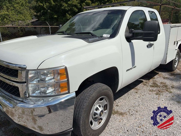 2013-chevrolet-silverado-2500hd-image-12