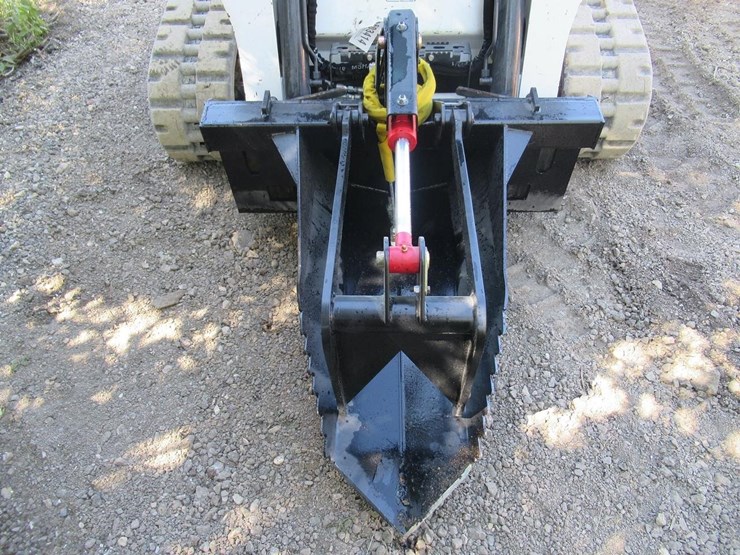 wildcat-skid-steer-stump-bucket-grapple-image-3