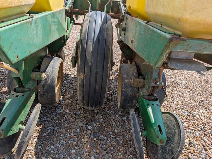 john-deere-7100-image-29
