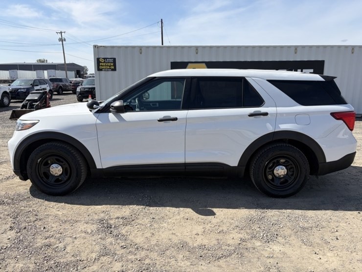 2020-ford-explorer-image-7