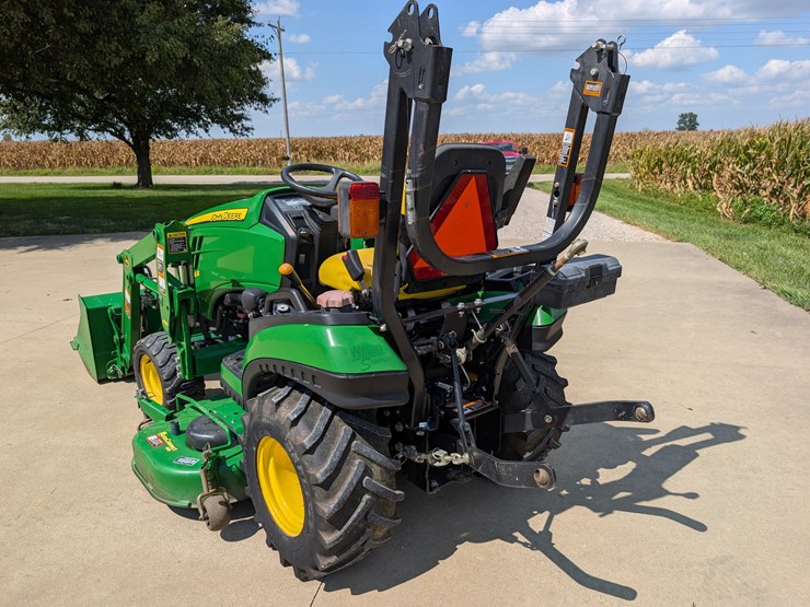 2012-john-deere-1026r-image-3