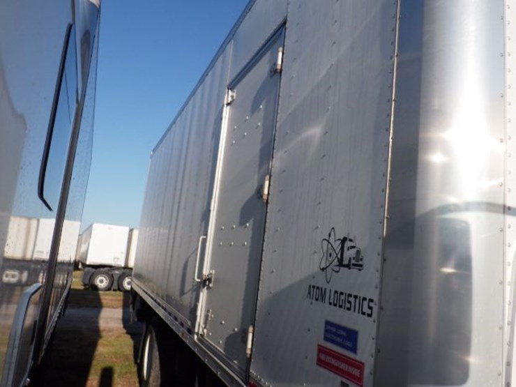 2019-freightliner-m2-106-image-6