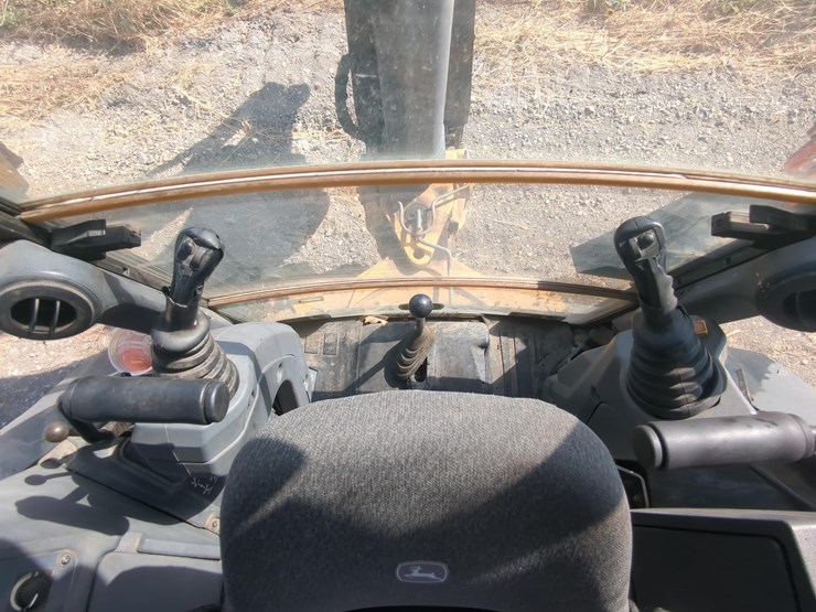 2021-deere-710l-image-17
