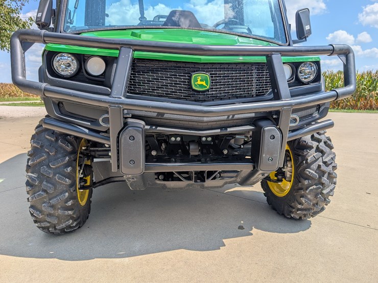 2019-john-deere-gator-image-7