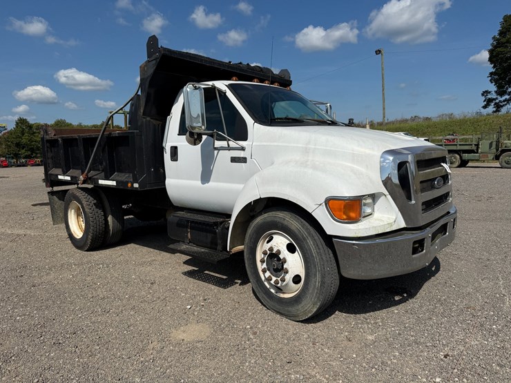 2005-ford-f650-image-1