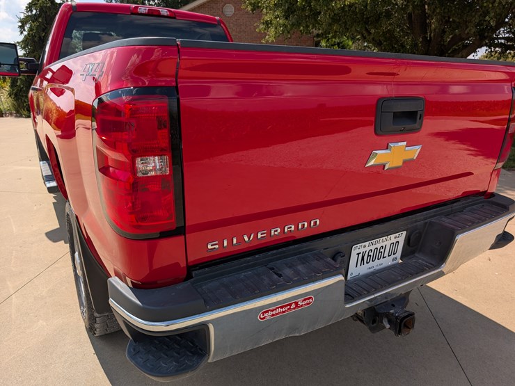 2018-chevrolet-2500hd-image-40