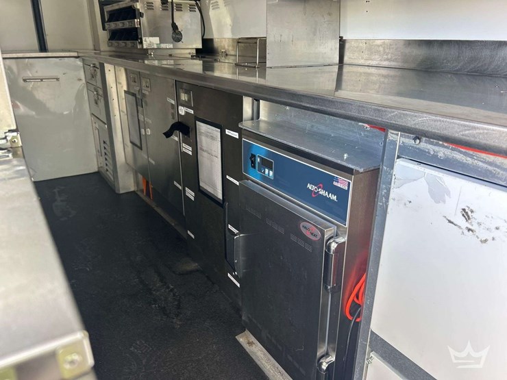 2010-mercedes-benz-sprinter-4500-image-35