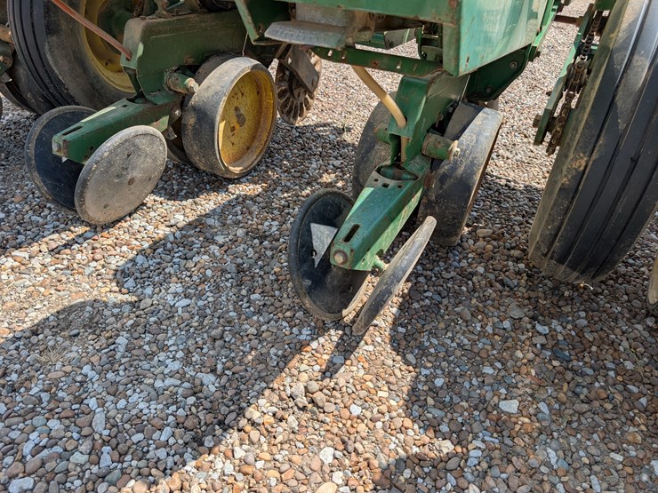 john-deere-7100-image-28