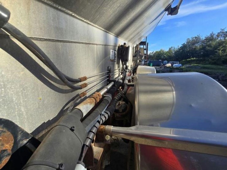 2016-kenworth-t880-image-65