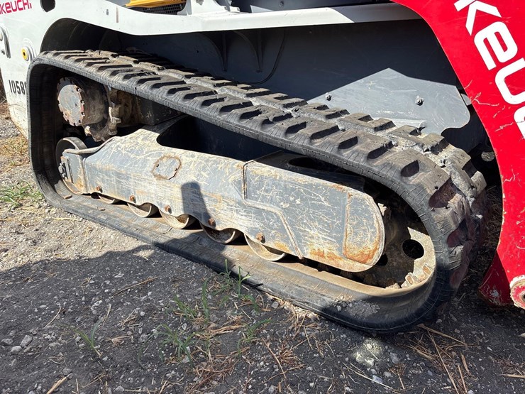 2023-takeuchi-tl12v2-image-6