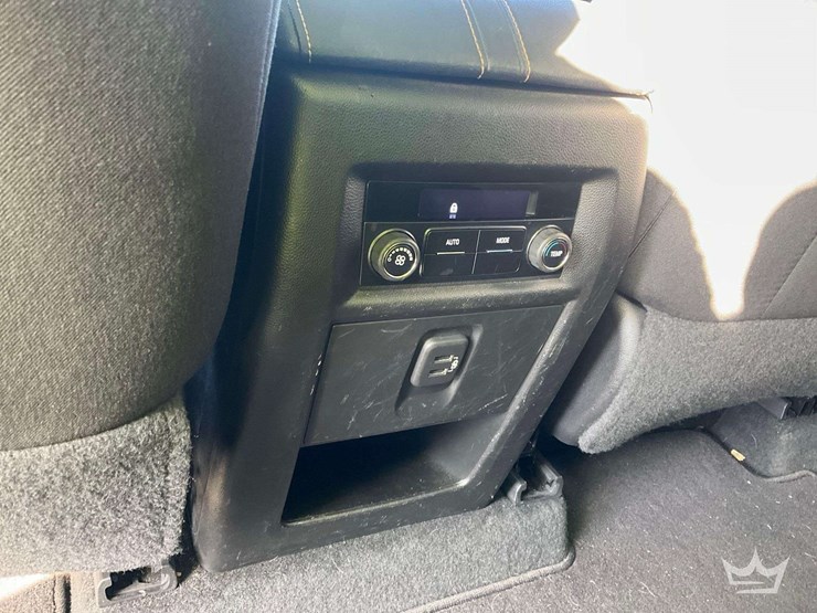 2018-chevrolet-traverse-image-23