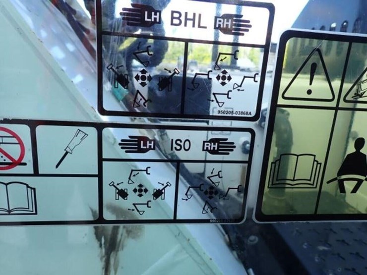 2021-bobcat-e145-image-19