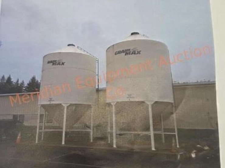 2-wheatland-2000-cubic-ft-grain-tanks--offsite-image-1