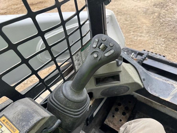 2016-bobcat-t590-image-28