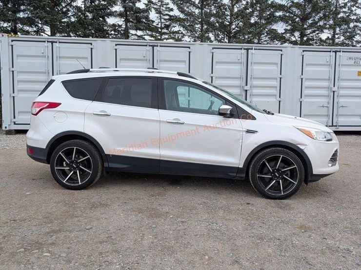 2015-ford-escape-se-image-2