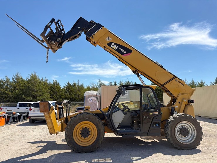 caterpillar-tl1255d-image-1