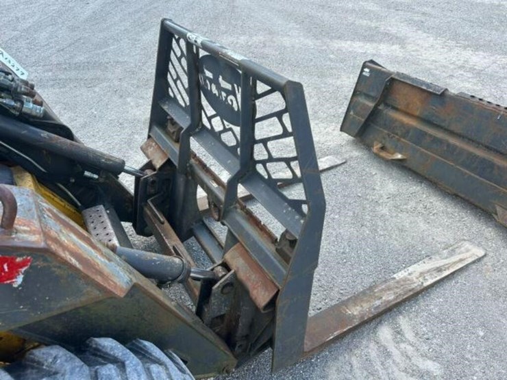 2003-new-holland-ls170-image-41