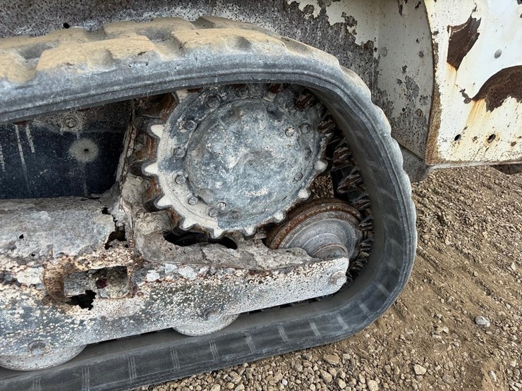 2016-bobcat-t450-image-15