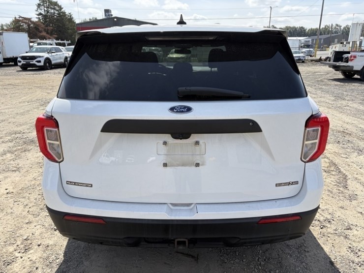 2020-ford-explorer-image-5