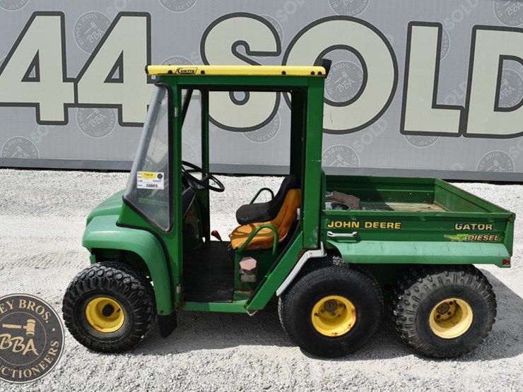 john-deere-gator-image-3
