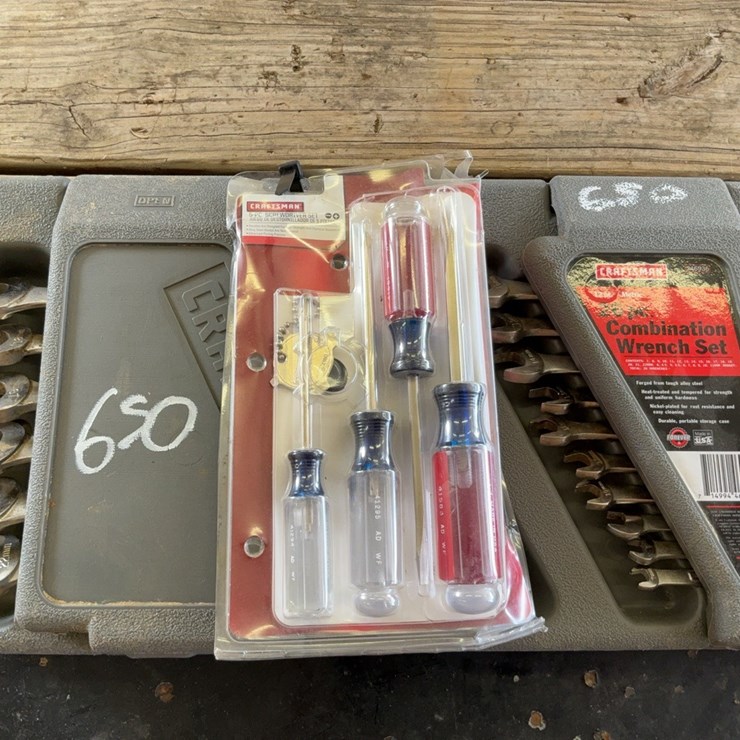 Craftsman metric combination wrench set and screwdriver set