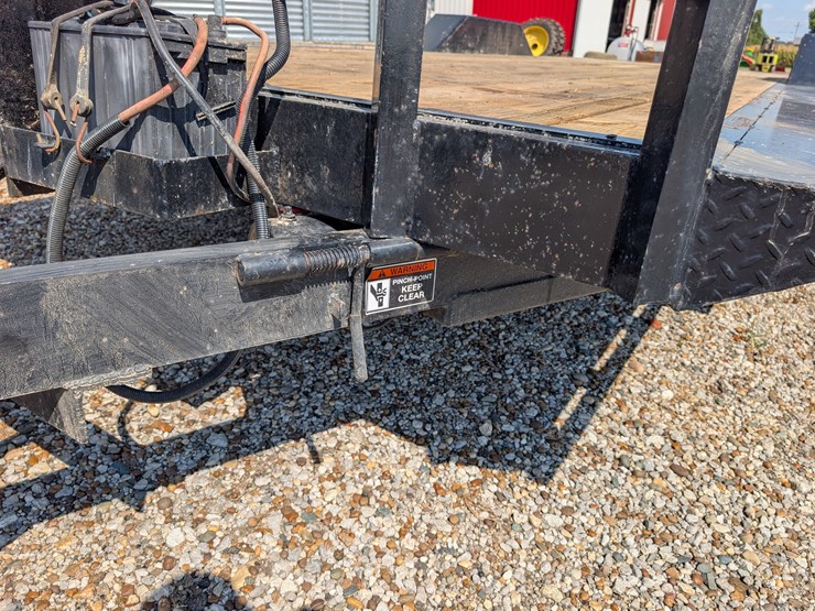 24’-tandem-axle-trailer-image-14
