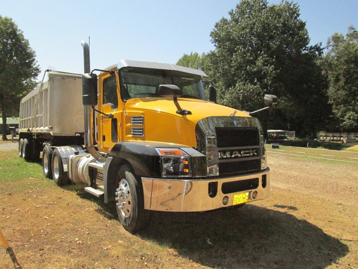 2019-mack-anthem-64t-image-2