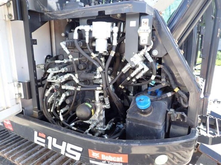 2021-bobcat-e145-image-28