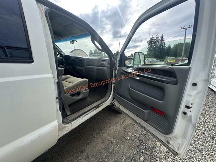 2005-ford-f350-image-26