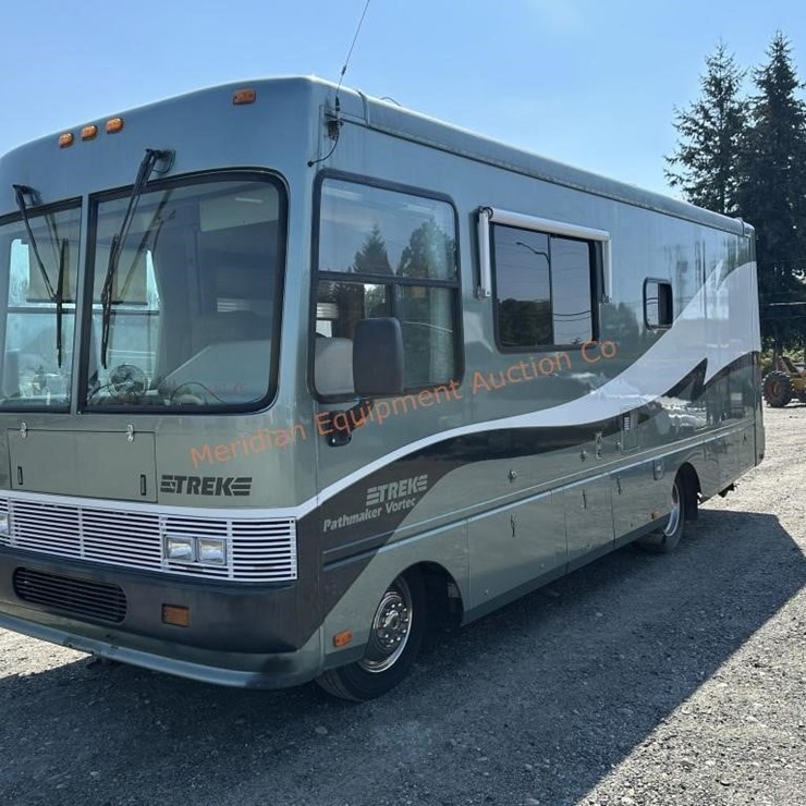 1999 Safari Trek 24' Motorhome