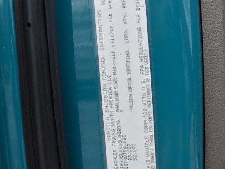 2016-freightliner-cascadia-125-image-38
