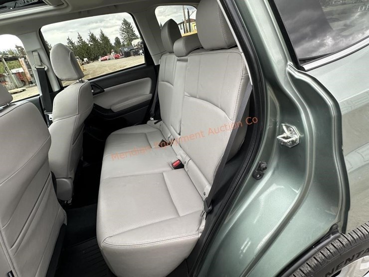2015-subaru-forester-image-19