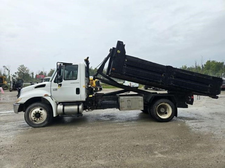 2007-international-durastar-4300-image-23