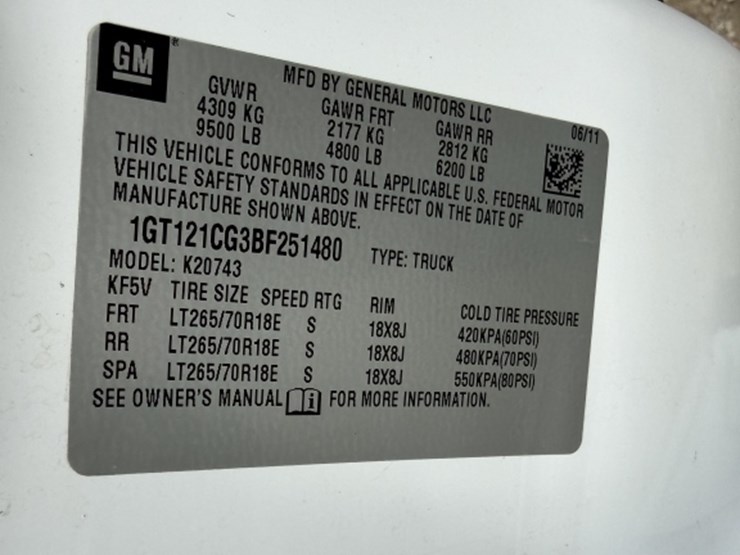 2011-gmc-sierra-2500-image-19