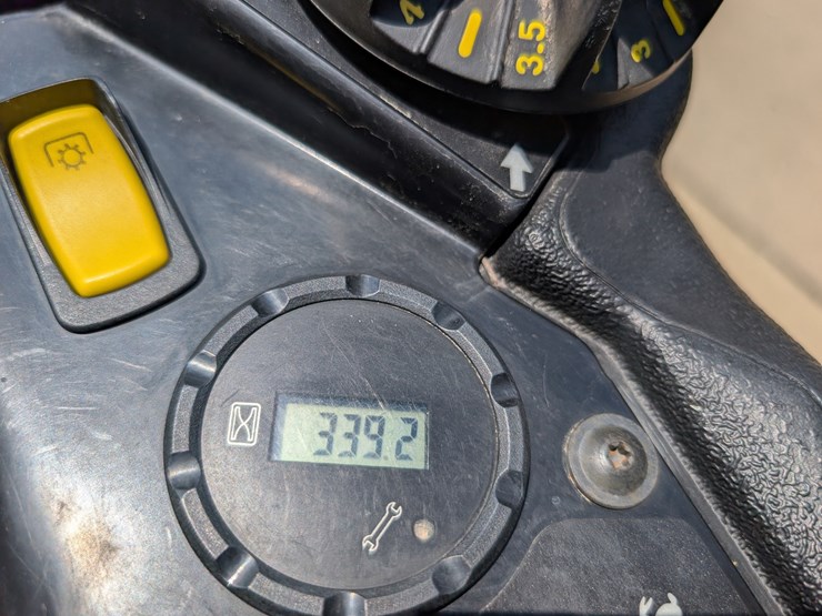 2019-john-deere-z915e-image-41