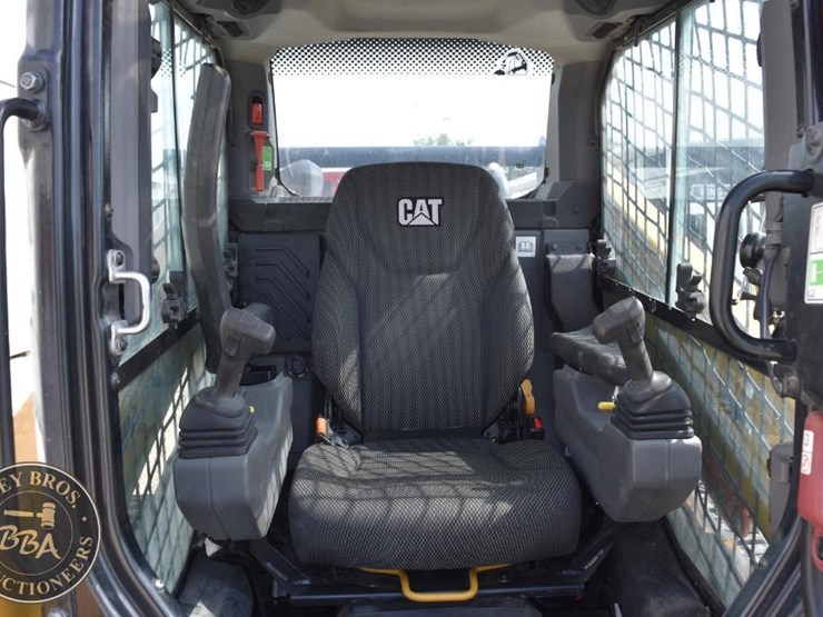 2024-caterpillar-255-image-48