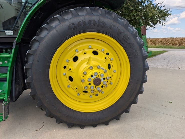 2015-john-deere-6175r-image-28