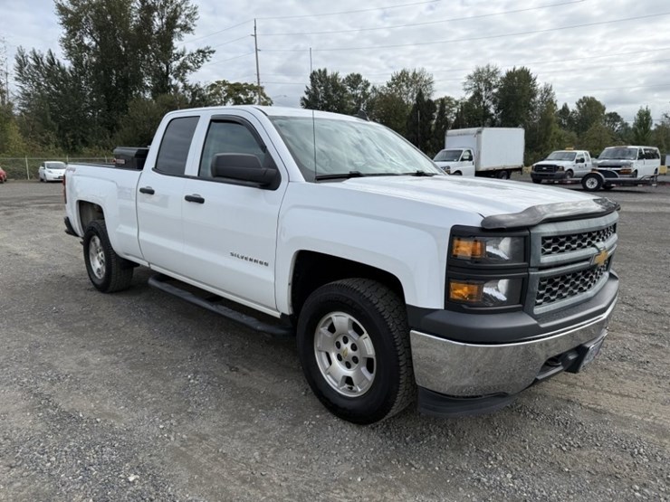 2015-chevrolet-silverado-1500-image-2