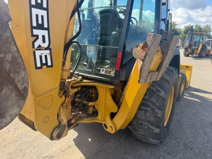 2006-deere-310g-image-34