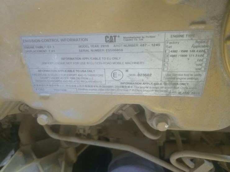 2019-caterpillar-xq230-image-13