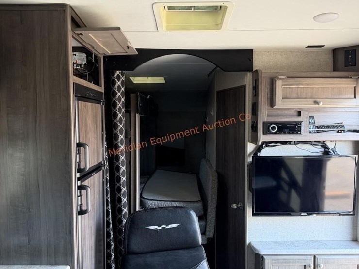 2019-weekend-warrior-toy-hauler-image-36
