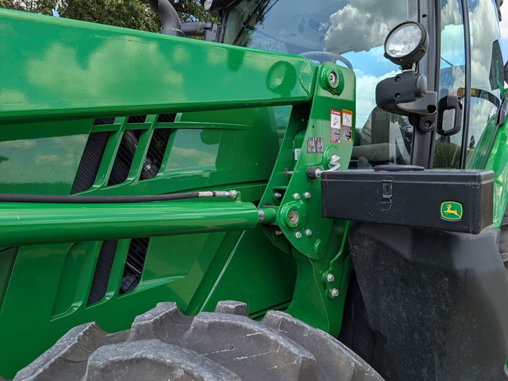 2015-john-deere-6175r-image-23