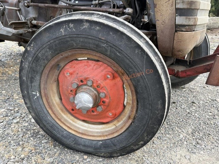 massey-ferguson-135-image-25