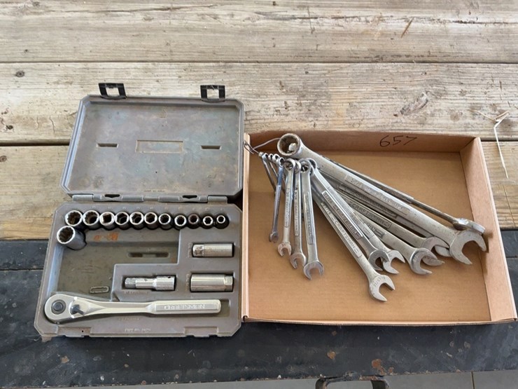 craftsman-standard-combination-wrench-set-and-craftsman-metric-1/2-inch-socket-set-image-1